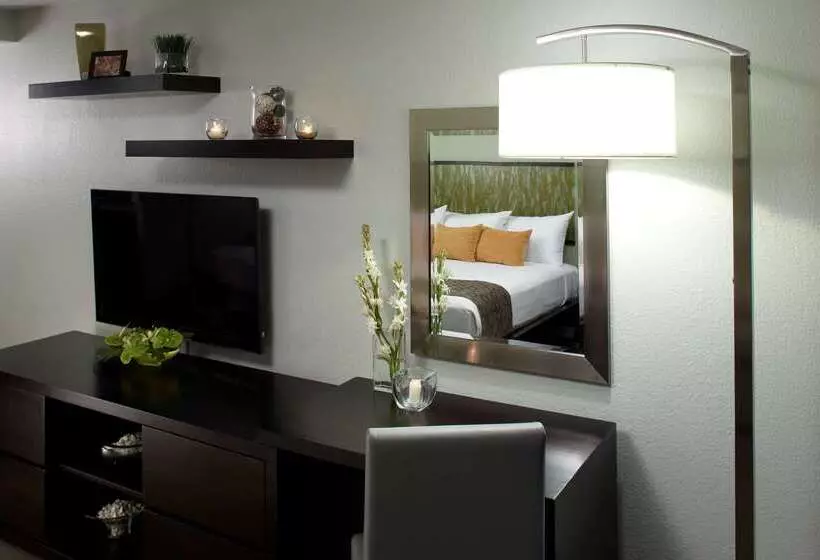 בית מלון כפרי Aqua Skyline At Island Colony