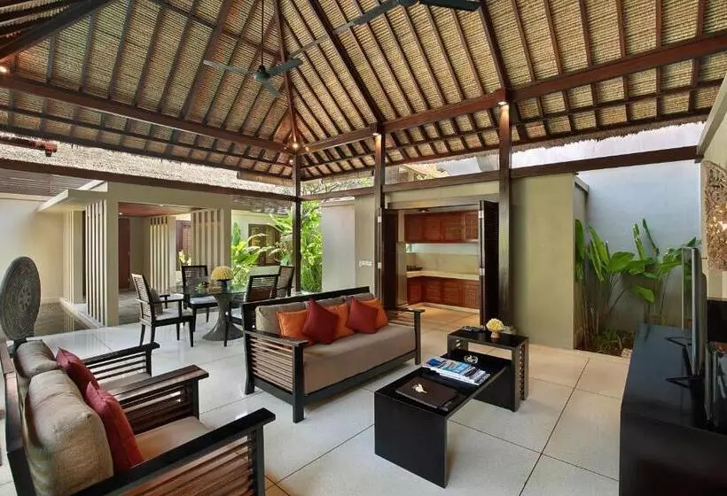 Отель Bali Niksoma Boutique Beach Resort