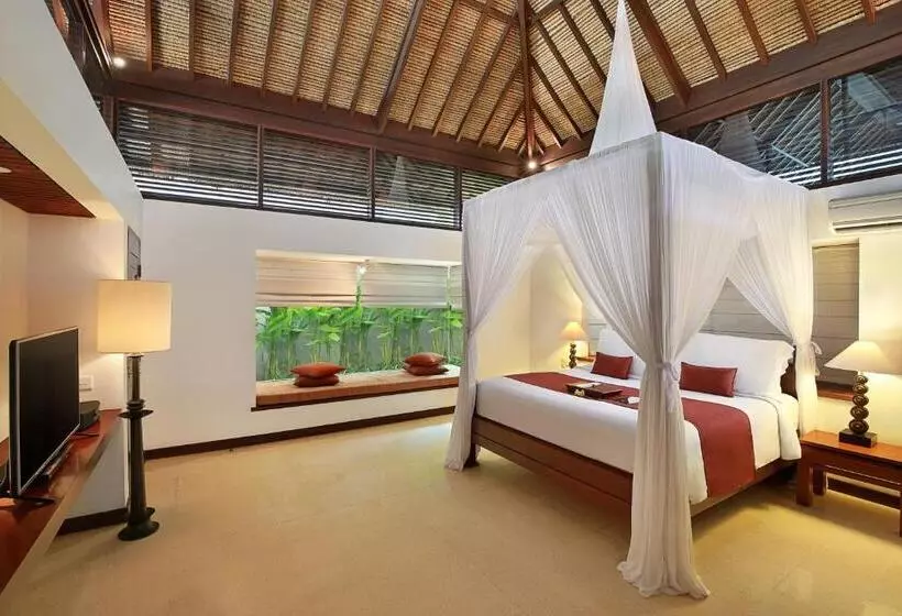 Отель Bali Niksoma Boutique Beach Resort