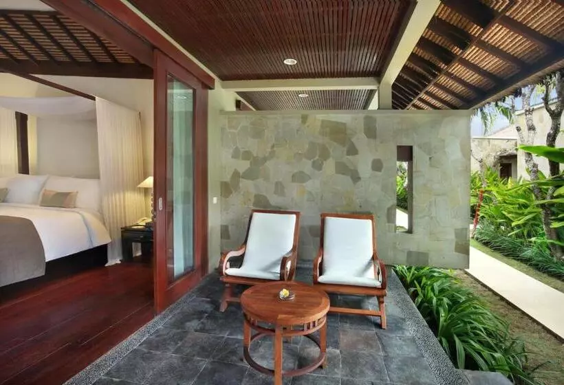 Отель Bali Niksoma Boutique Beach Resort