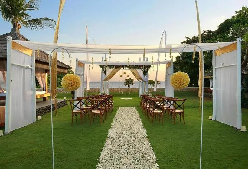 Отель Bali Niksoma Boutique Beach Resort