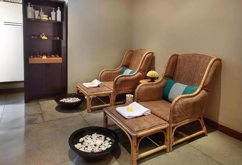 Отель Bali Niksoma Boutique Beach Resort