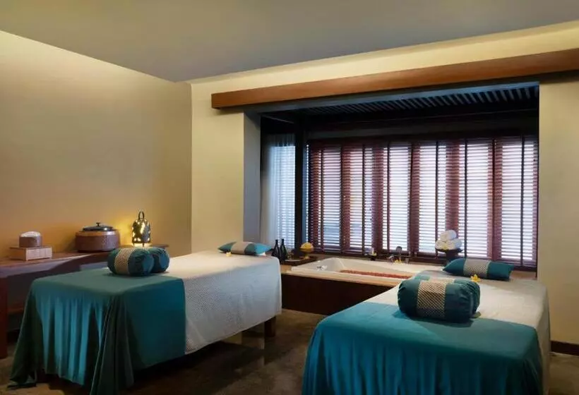 Отель Bali Niksoma Boutique Beach Resort