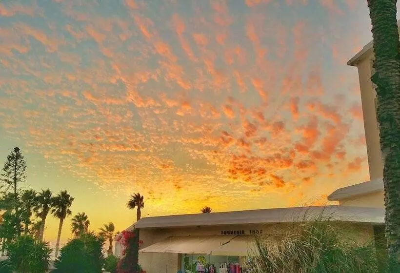 Отель Cynthiana Beach