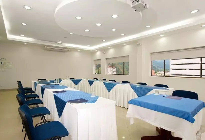 Отель Dann Combeima