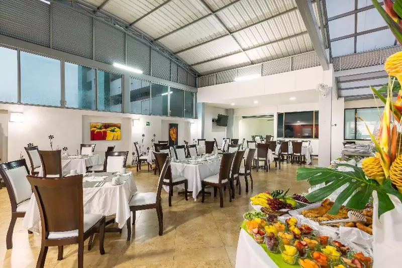 Отель Dann Combeima