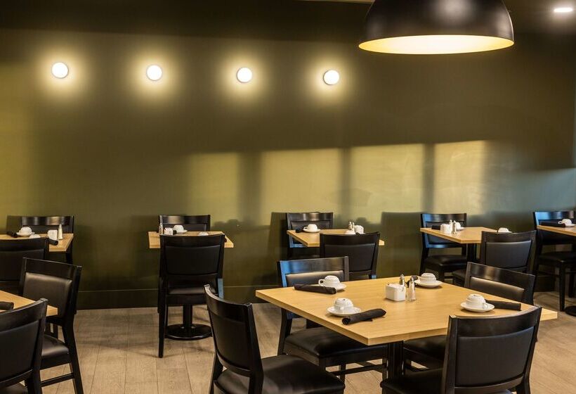 هتل Doubletree By Hilton Calgary North