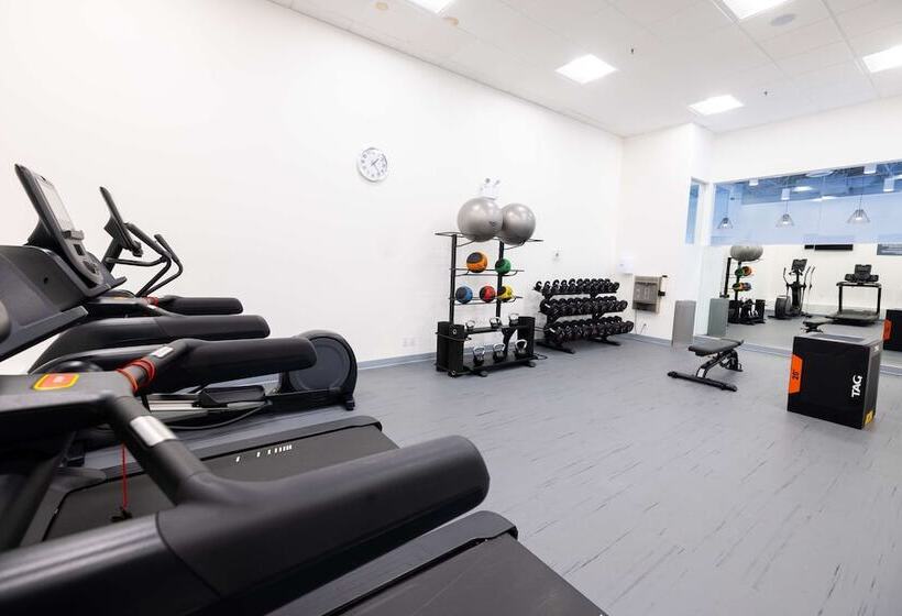 هتل Doubletree By Hilton Calgary North