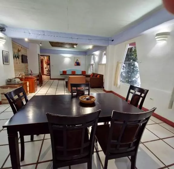 هتل Eco Suites Uxlabil Guatemala