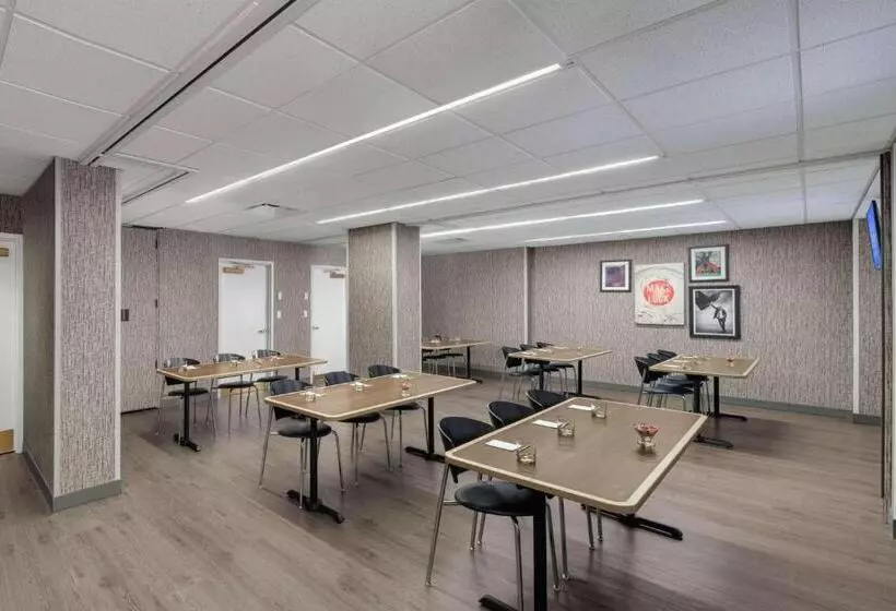 فندق Fairfield Inn And Suites Chicago Downtown/ Magnificent Mile