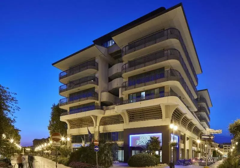 酒店 Fonzari