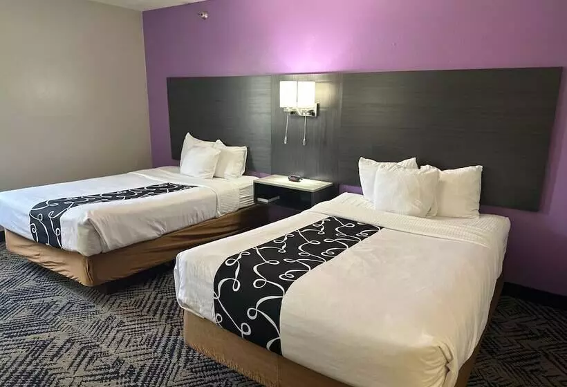 בית מלון כפרי La Quinta Inn By Wyndham Omaha Southwest