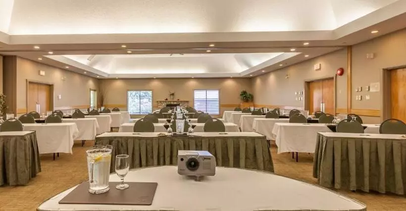 호텔 Tighnamara Seaside Spa Resort