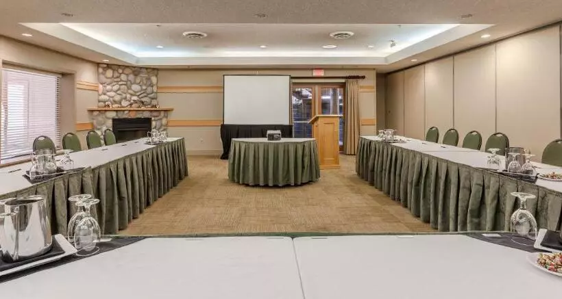 호텔 Tighnamara Seaside Spa Resort