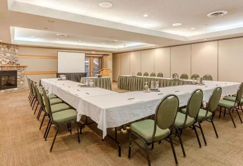 호텔 Tighnamara Seaside Spa Resort