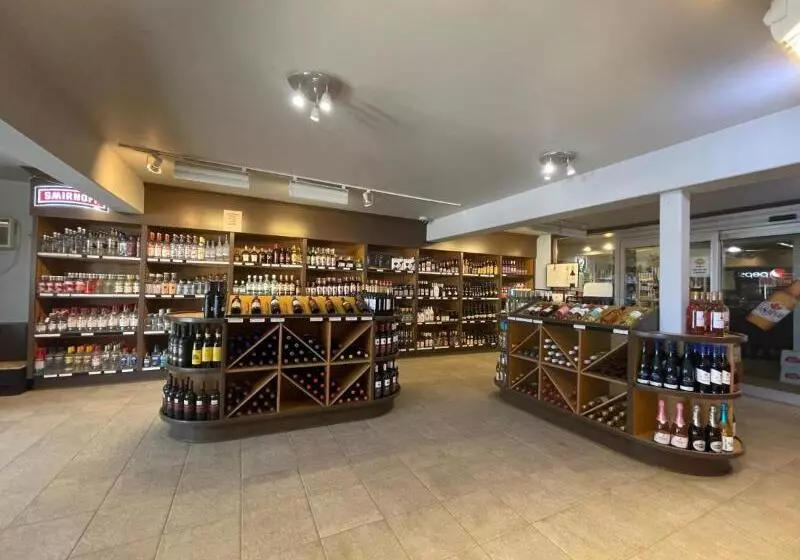 Отель Travelodge By Wyndham Fort St John