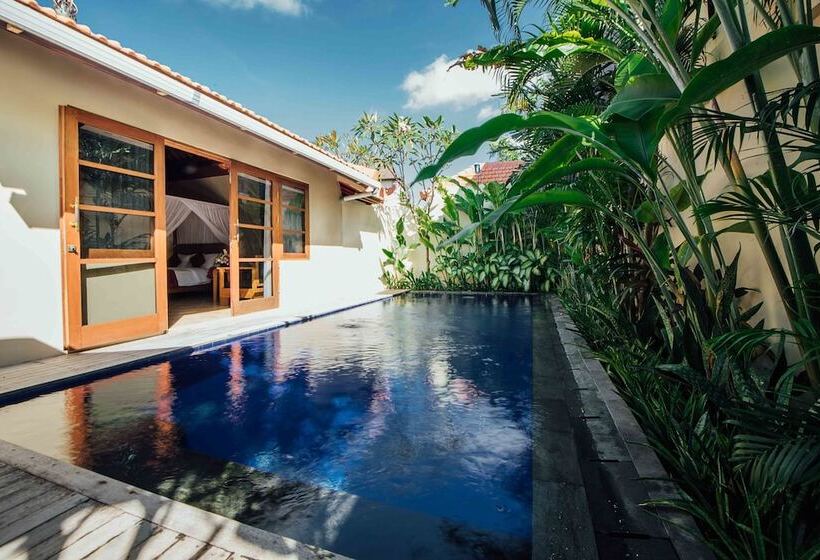 Kuta Puri Bungalows Villas And Resort