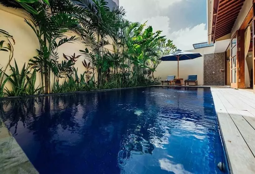 Kuta Puri Bungalows Villas And Resort