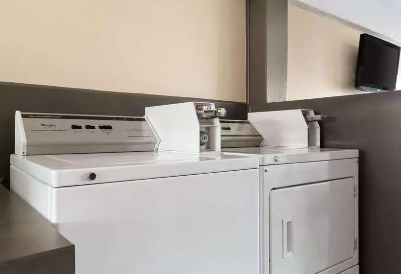 汽车旅馆  Travelodge By Wyndham Baie Comeau