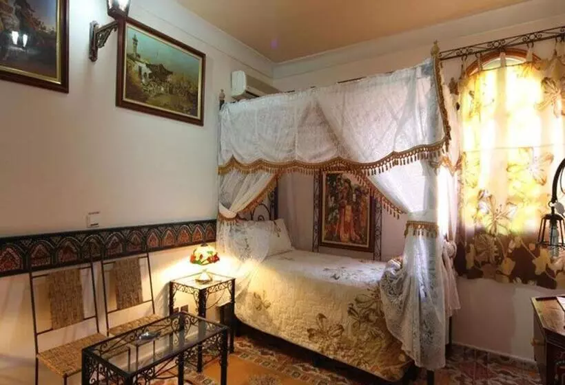هتل Moroccan House