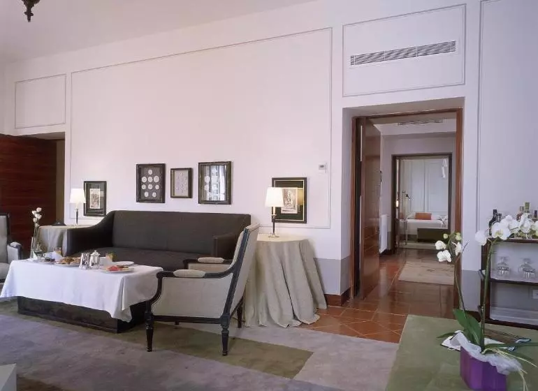 Parador De La Granja