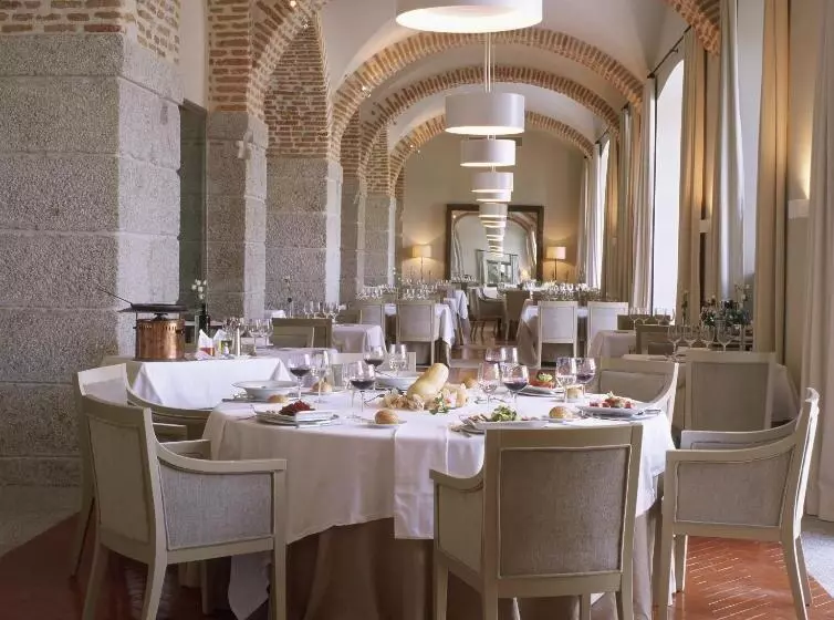 Parador De La Granja