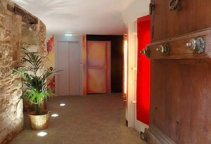 Ainb Picasso Corders Apartments