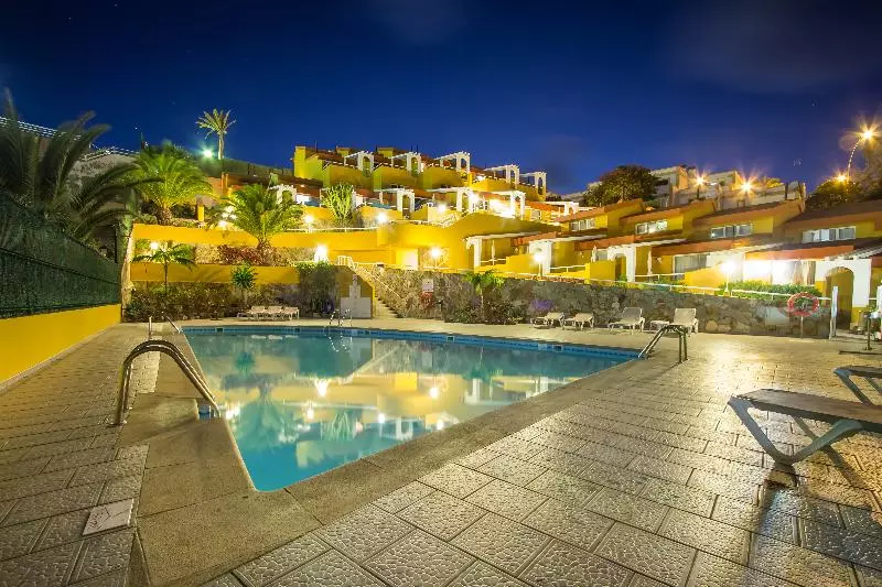 Apartamentos Punta Marina By Livvo