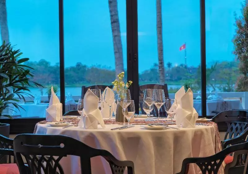 هتل Azerai La Residence Hue