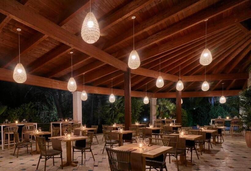 בית מלון כפרי Calaserena Resort