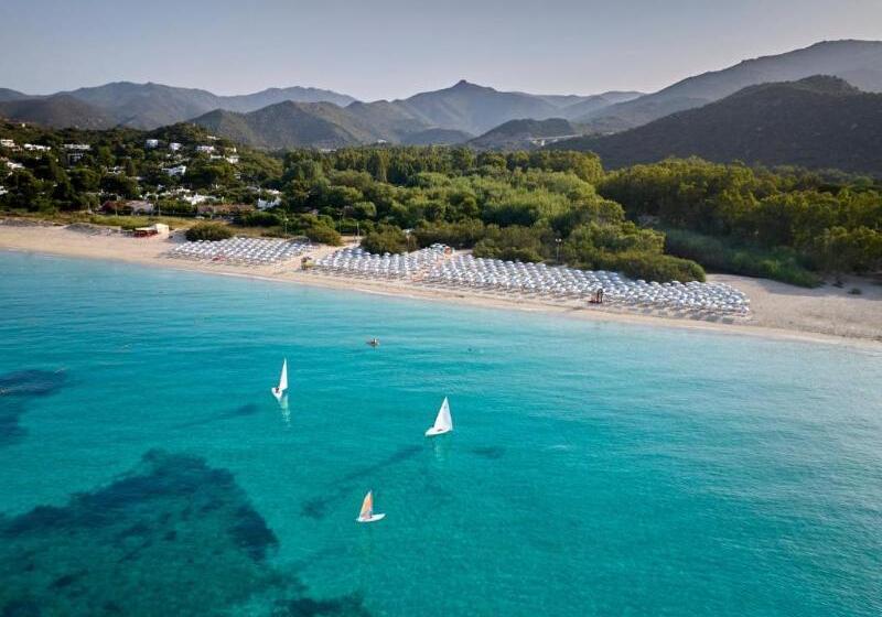 בית מלון כפרי Calaserena Resort