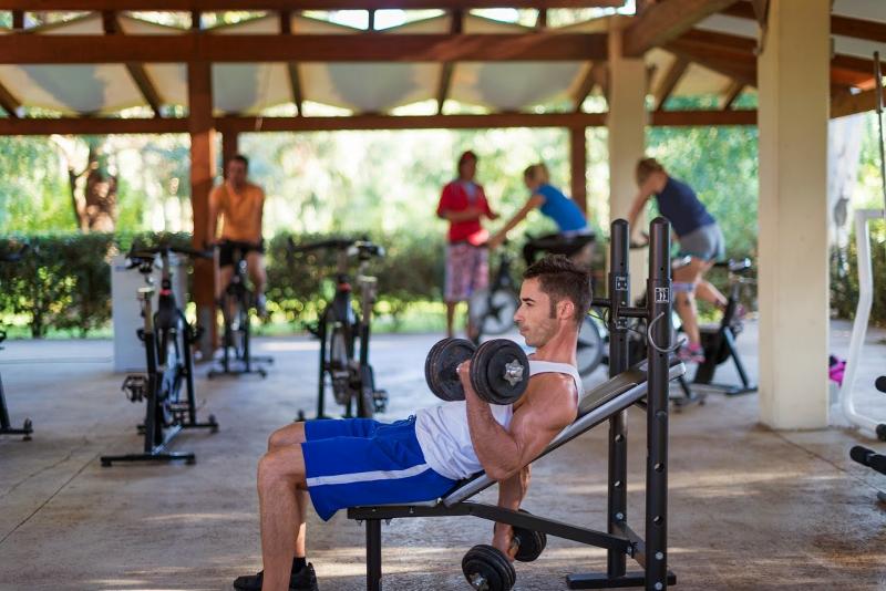 בית מלון כפרי Calaserena Resort