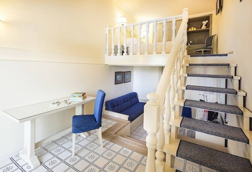 هتل Continental Mare