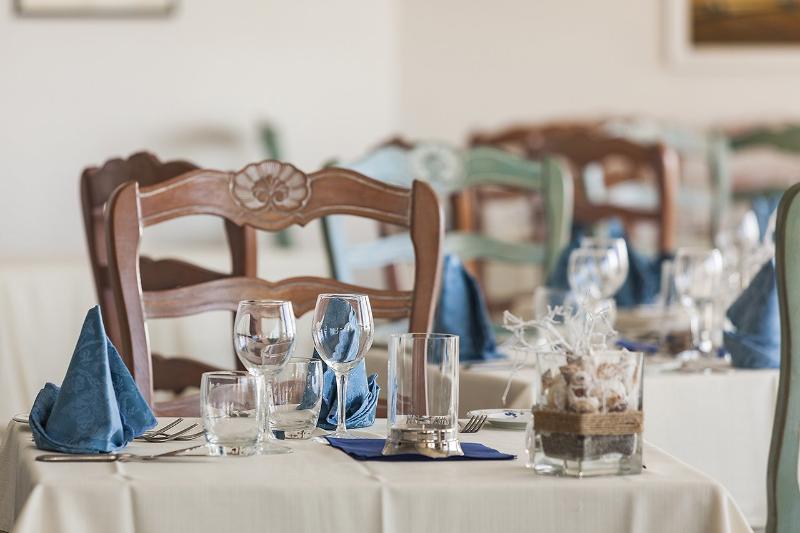 هتل Continental Mare