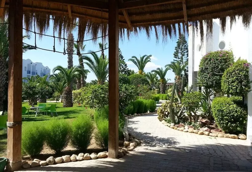 בית מלון כפרי Eden Club Skanes