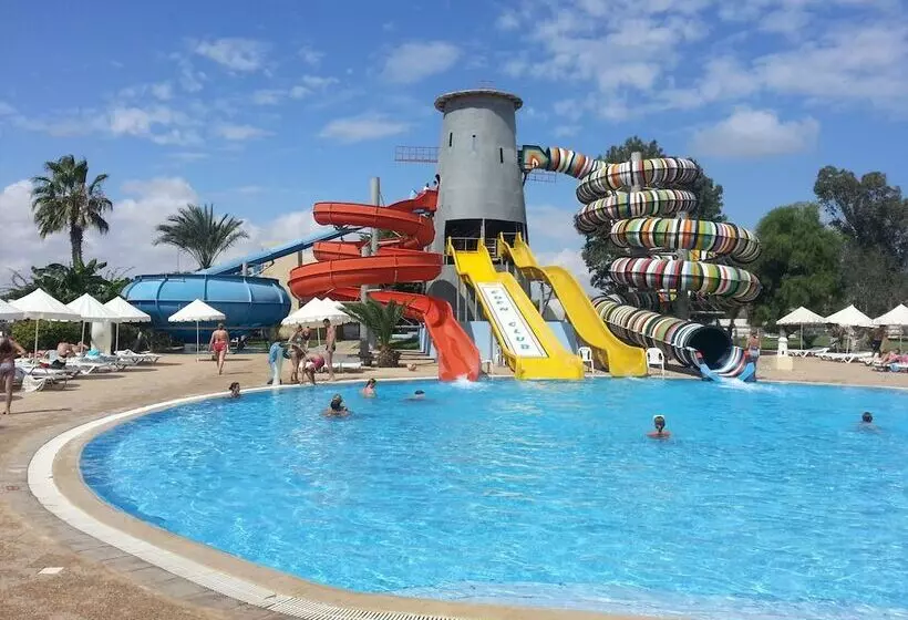 בית מלון כפרי Eden Club Skanes