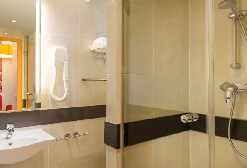 هتل Ibis Styles Paris La Défense Courbevoie