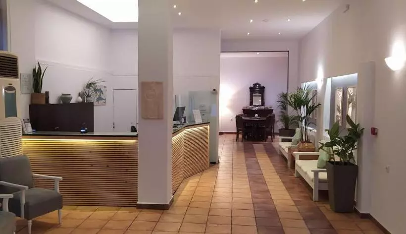 酒店 Kanelli Beach