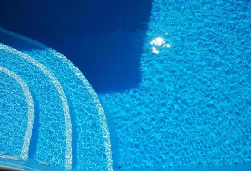 酒店 Kanelli Beach