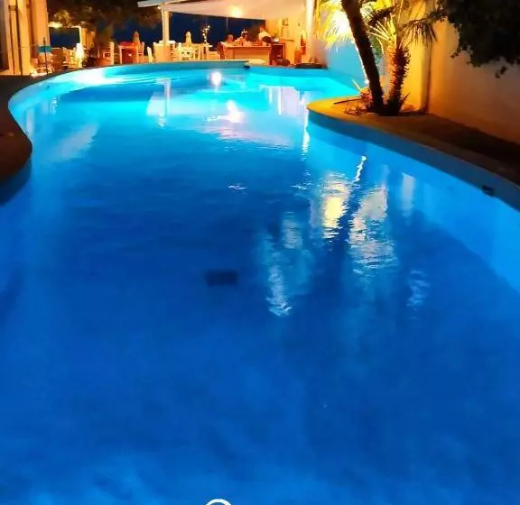 酒店 Kanelli Beach