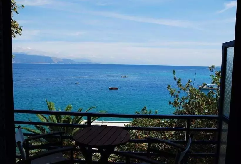 酒店 Kanelli Beach