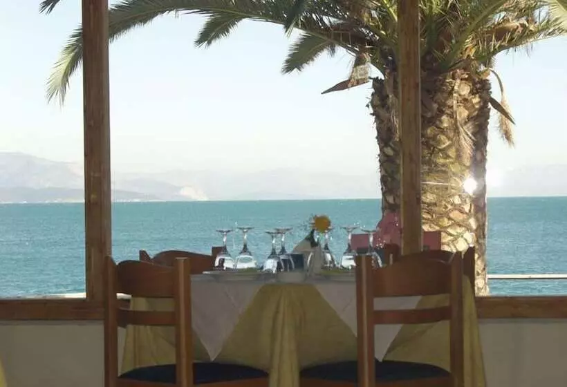 酒店 Kanelli Beach