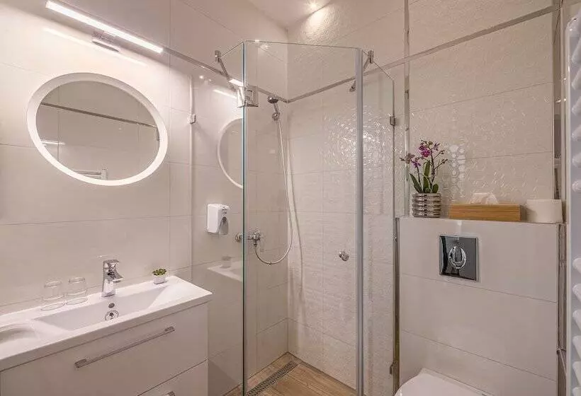 Отель Kristály