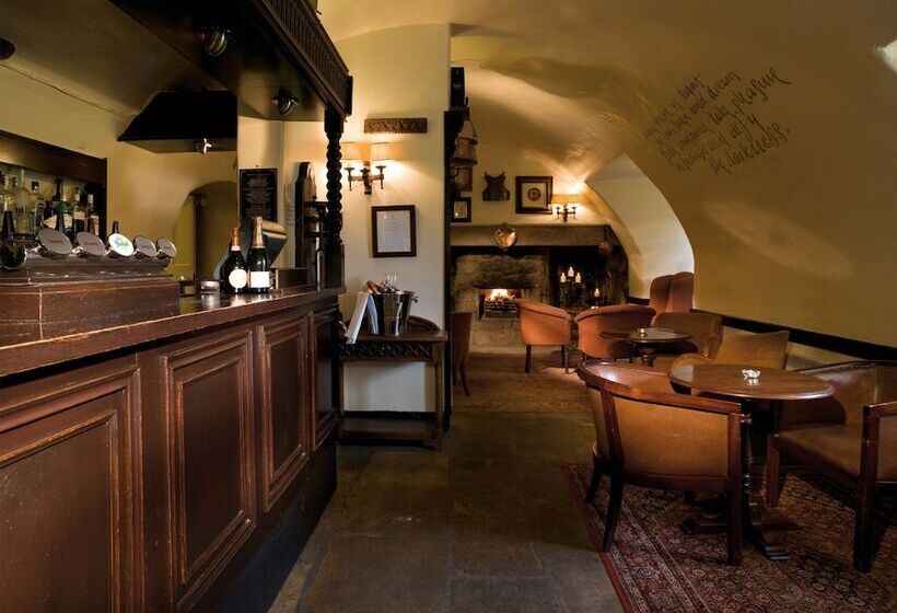 Hotel Macdonald Houstoun House