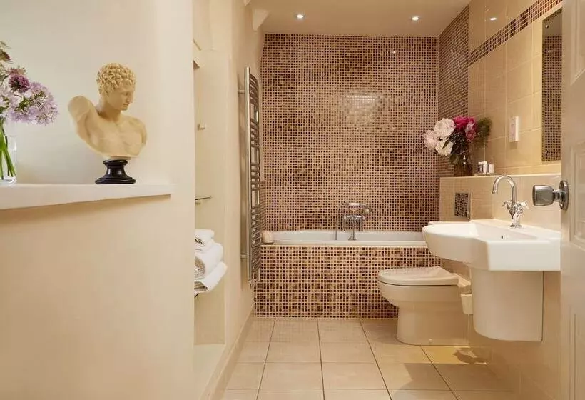 Hotel Macdonald Houstoun House