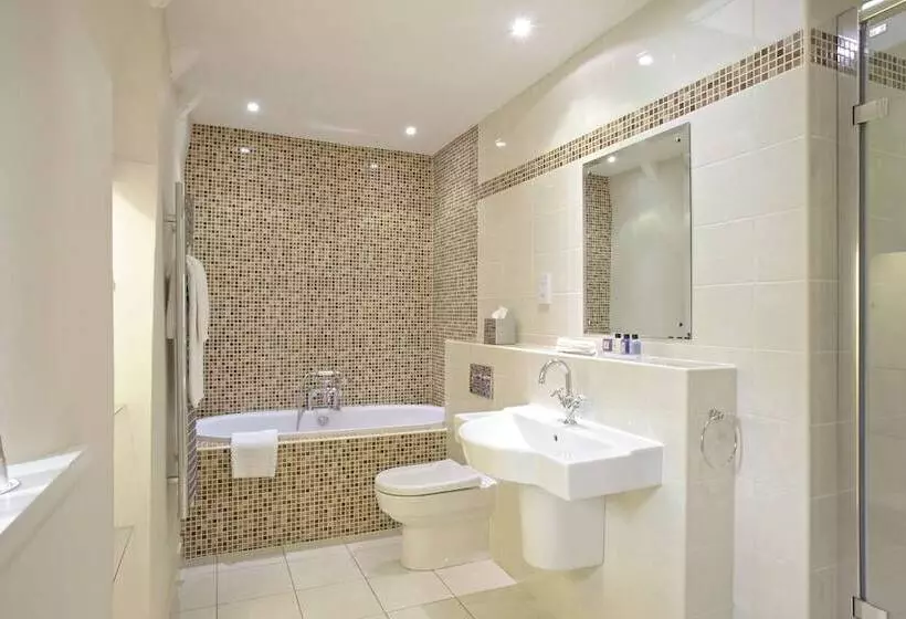 Hotel Macdonald Houstoun House