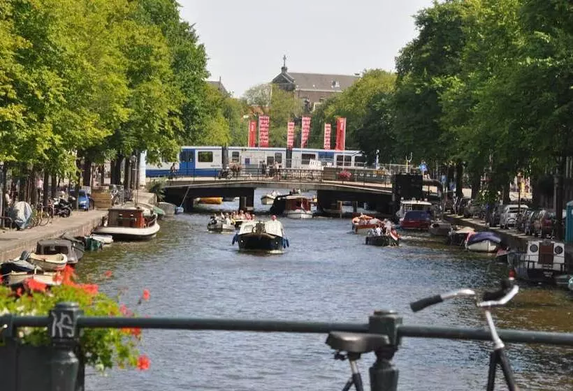 בית מלון כפרי Mozart