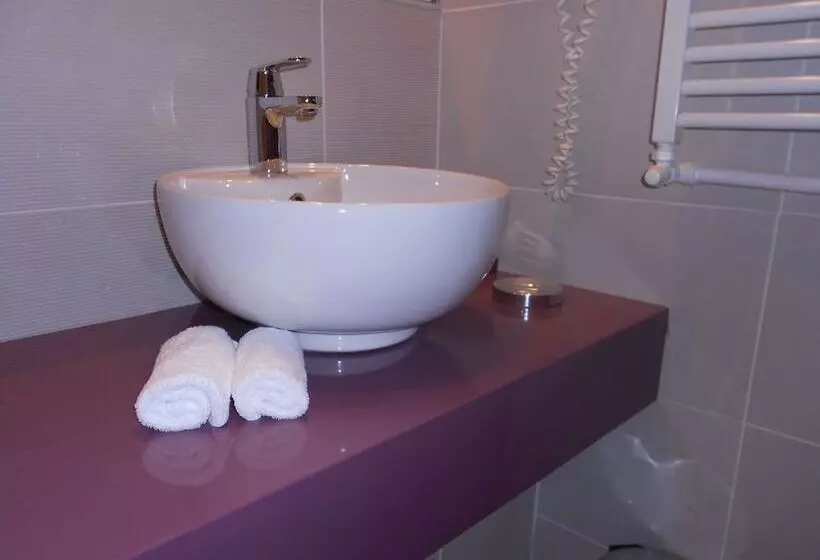 هتل Unique Boutique