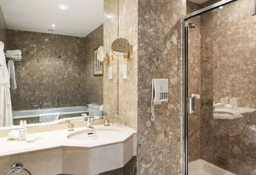 The Vermont Hotel & Vermont Apart