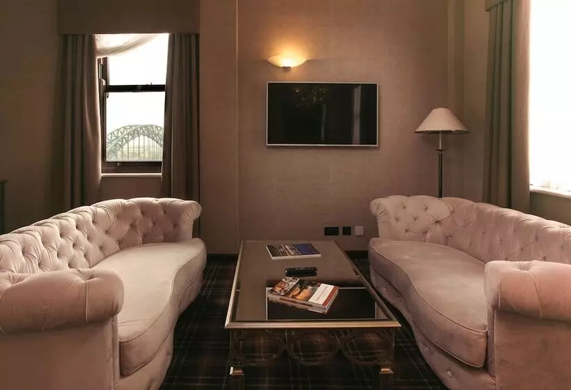 The Vermont Hotel & Vermont Apart